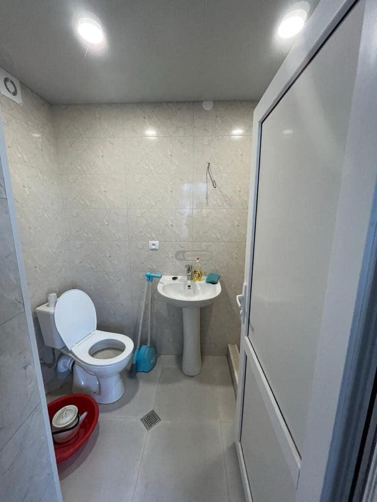 2-Room Apartment with a Loggia for Rent in Telavi